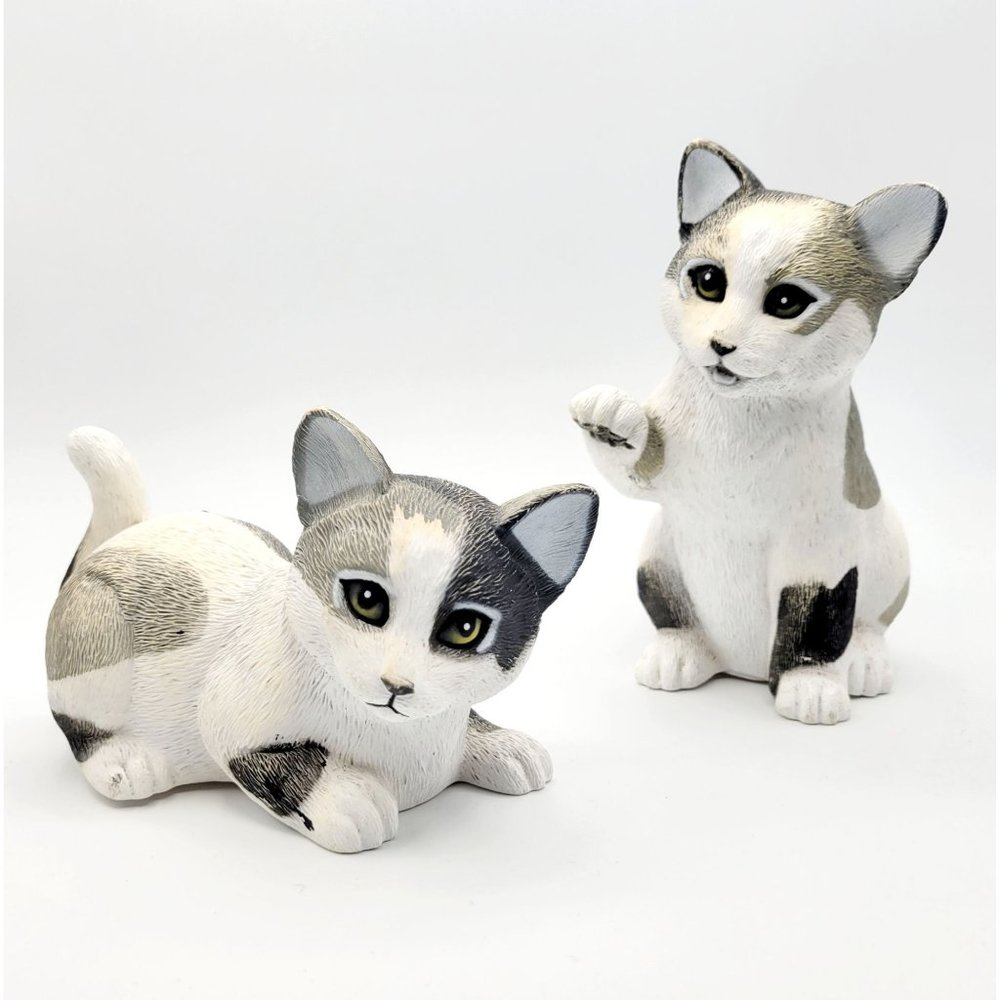 Cat Figurines Vintage Kitschy Art Line Black and White Knick Knacks Lot Of 2 90s